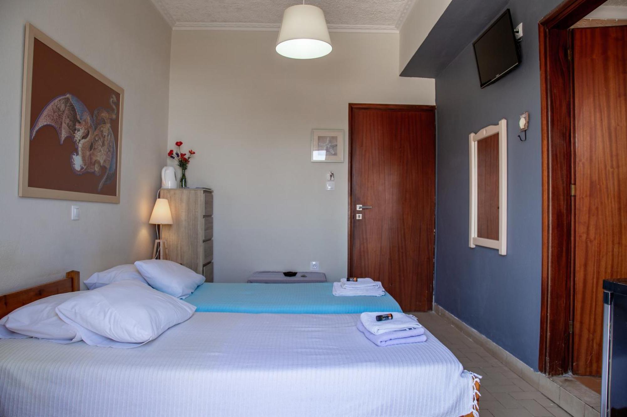 Nefeli Rooms Agia Marina Esterno foto