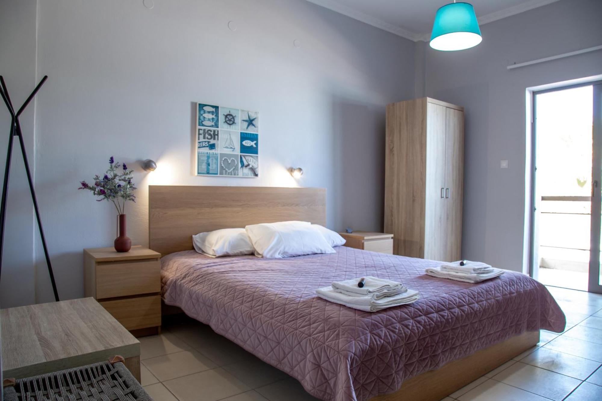 Nefeli Rooms Agia Marina Esterno foto