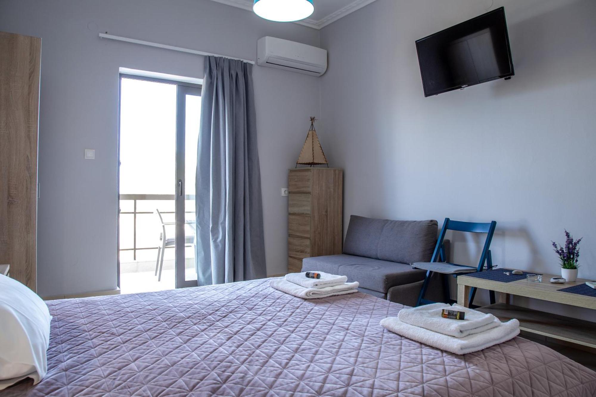 Nefeli Rooms Agia Marina Esterno foto