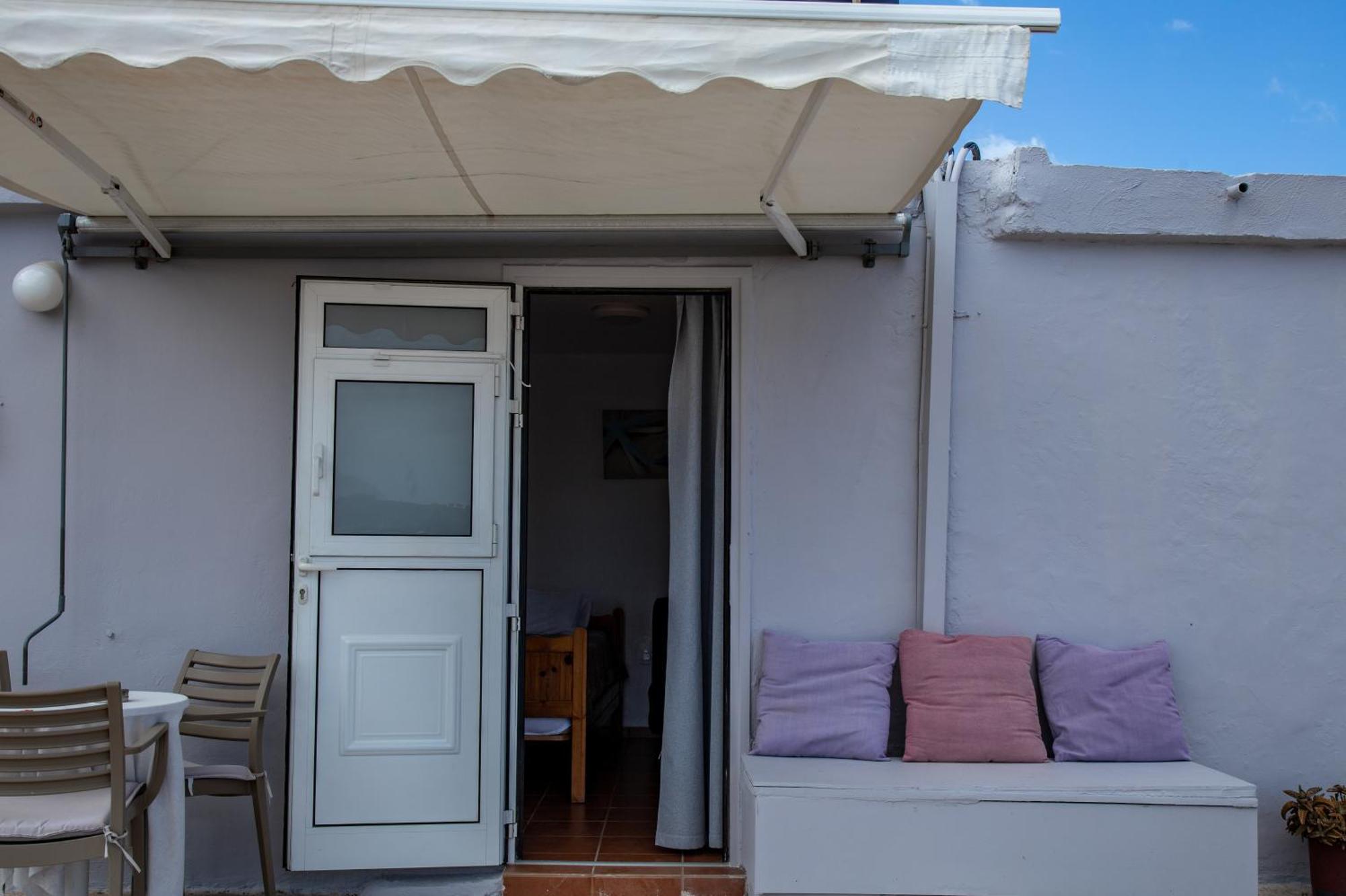 Nefeli Rooms Agia Marina Esterno foto