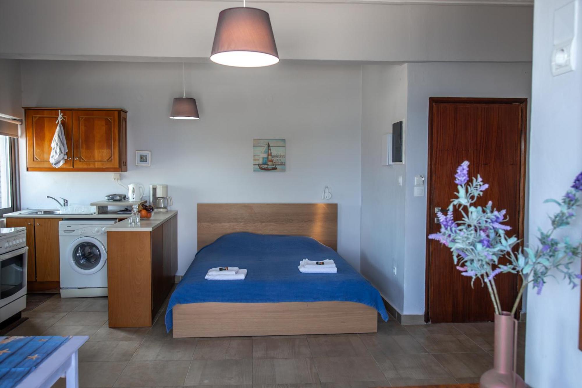 Nefeli Rooms Agia Marina Esterno foto