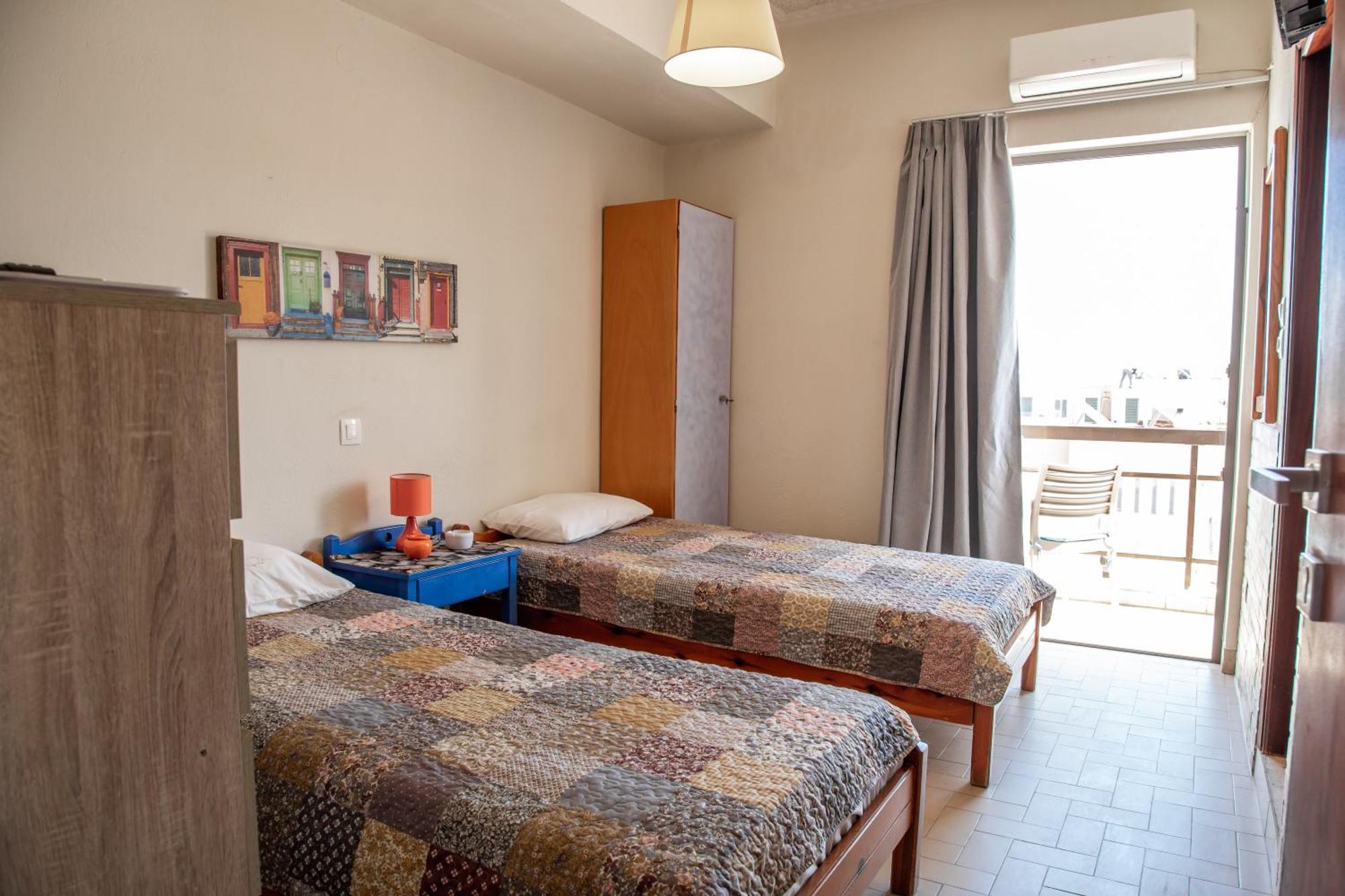 Nefeli Rooms Agia Marina Esterno foto