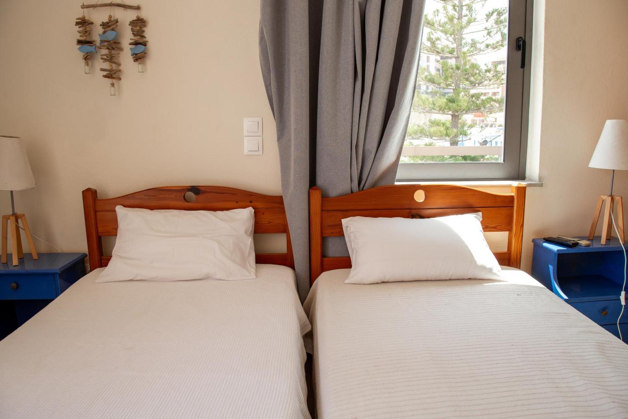 Nefeli Rooms Agia Marina Esterno foto