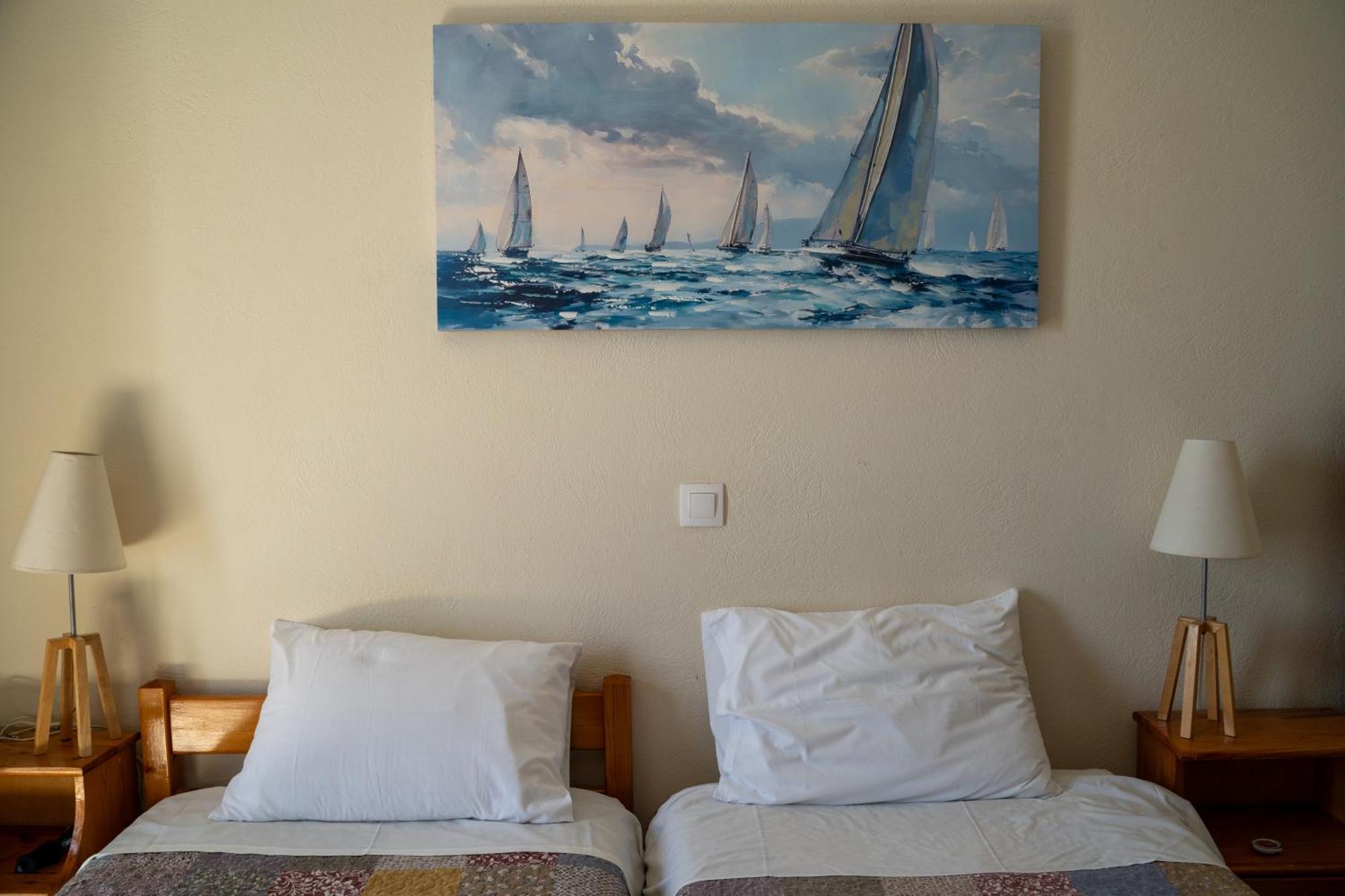 Nefeli Rooms Agia Marina Esterno foto
