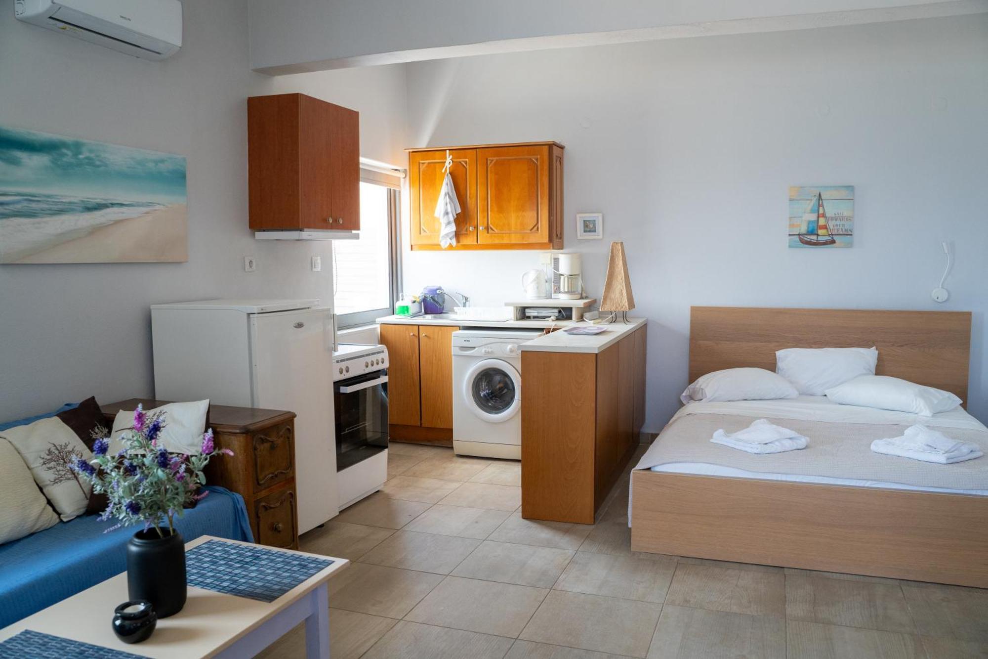 Nefeli Rooms Agia Marina Esterno foto