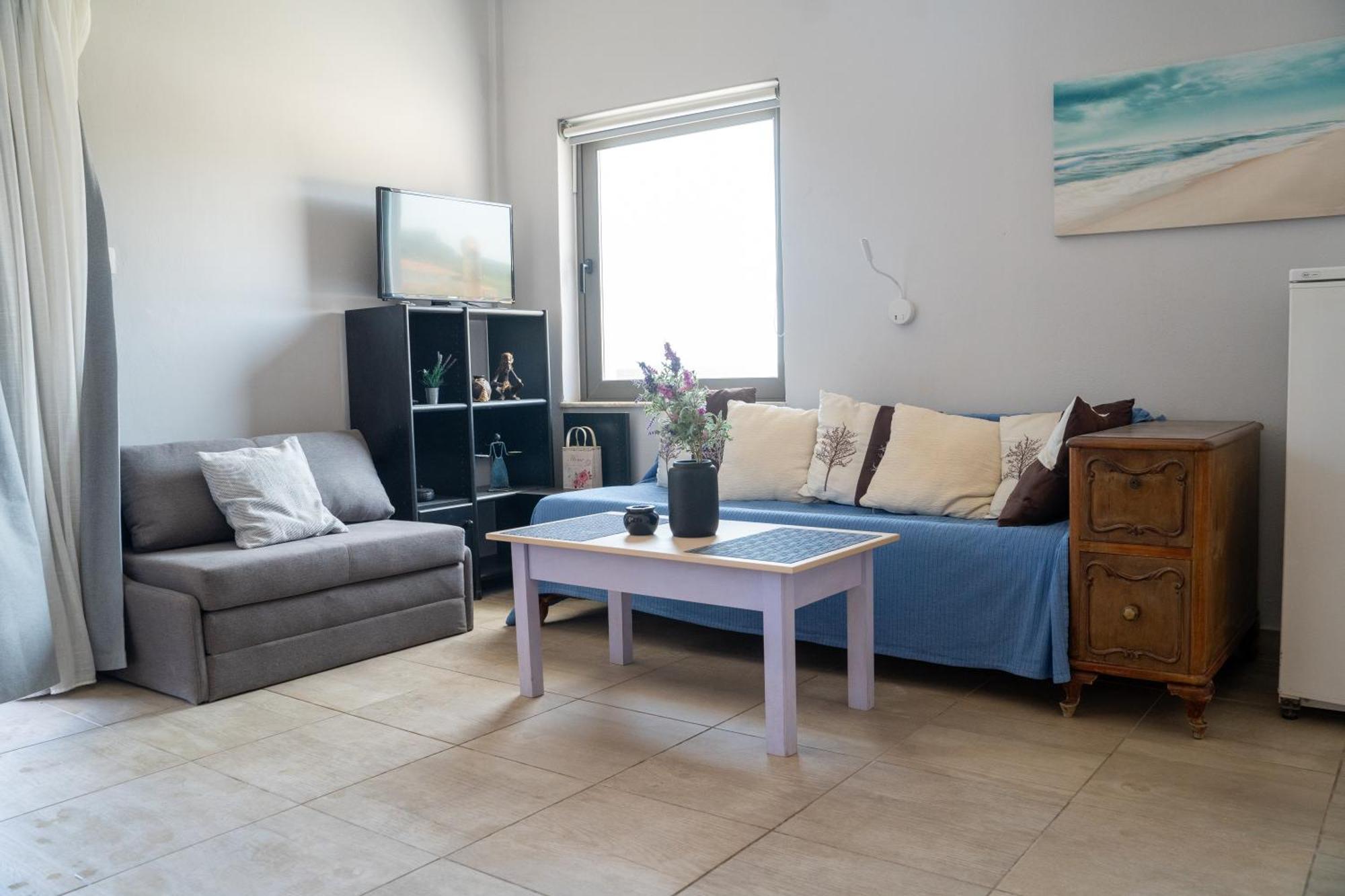 Nefeli Rooms Agia Marina Esterno foto